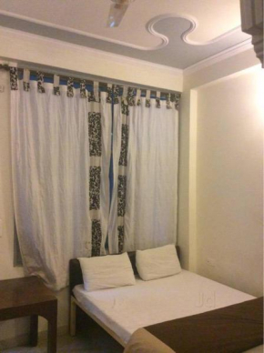 Rooms near Laxman Jhula